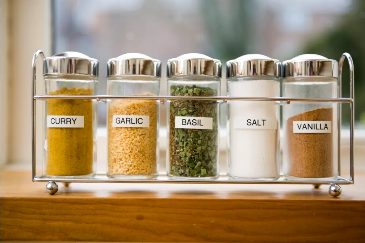 TZe-241 Spice rack labelling