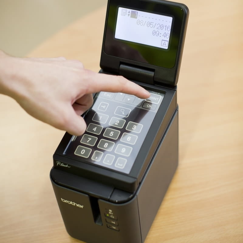 label maker with touch panel brother pt-p950NW