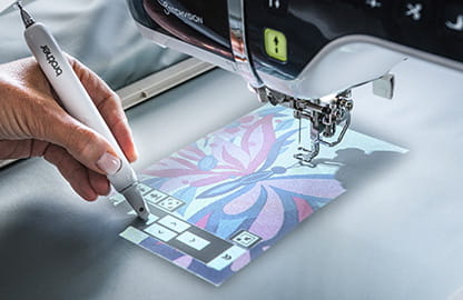 Image of Aveneer EV1 embroidery projection function