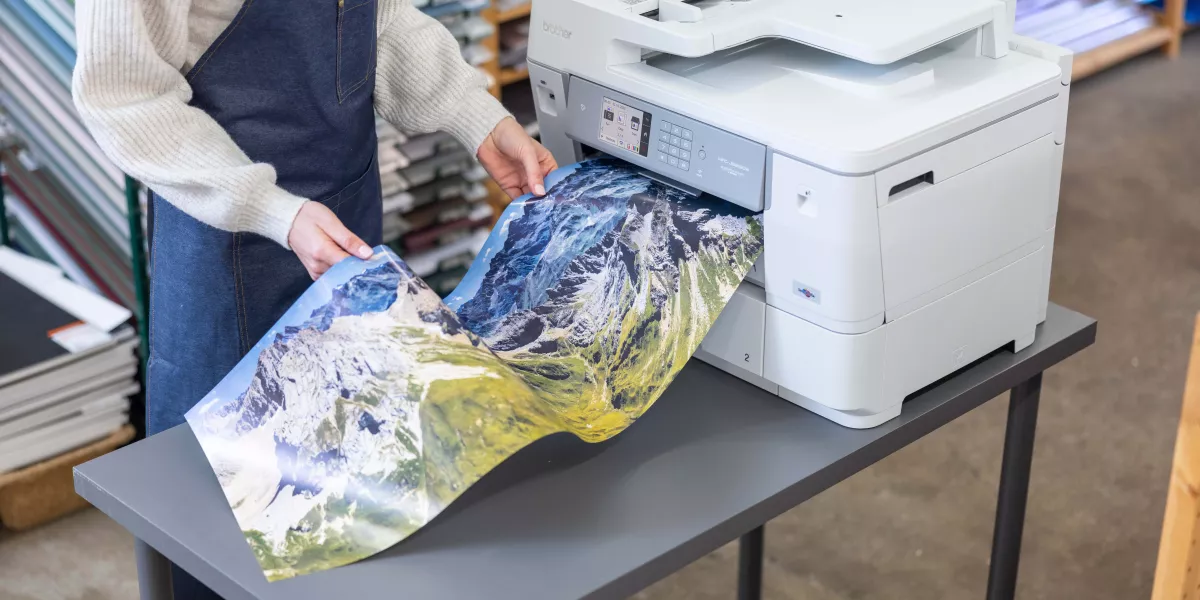 printer printing roll banner