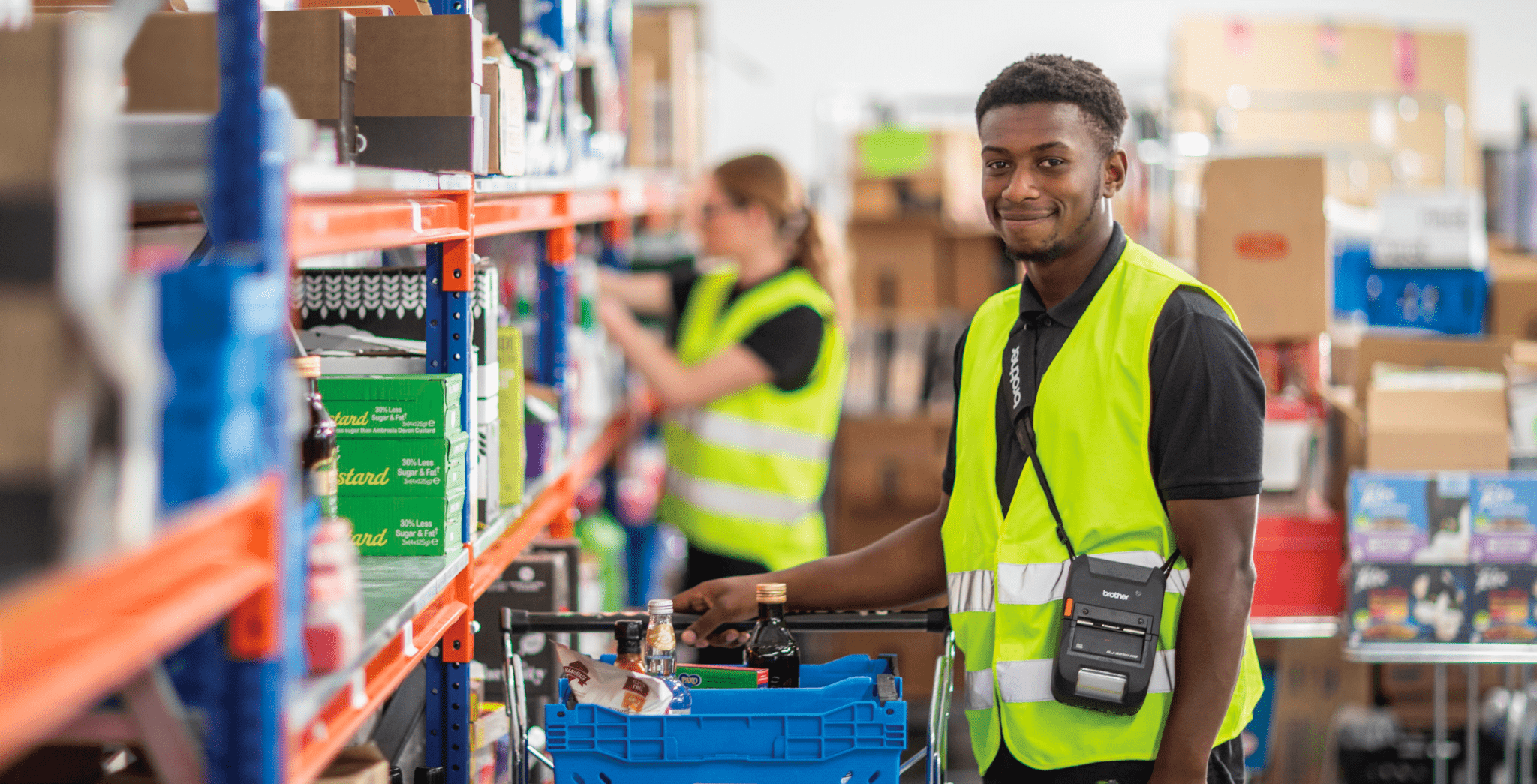 Man working in a warehouse using the rj-3200 series