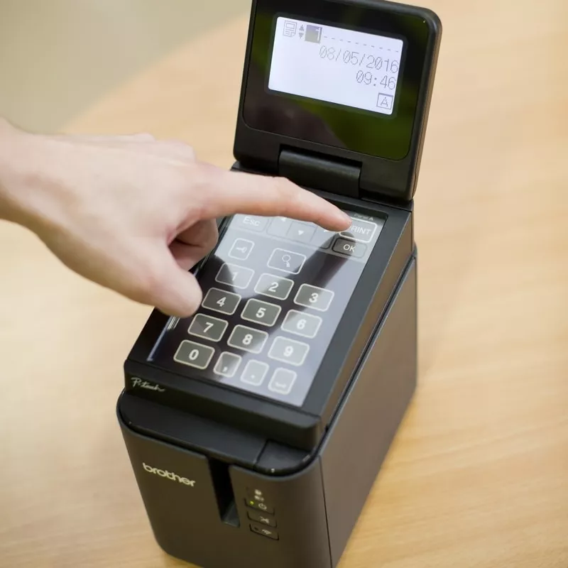 label maker with touch panel brother pt-p950NW