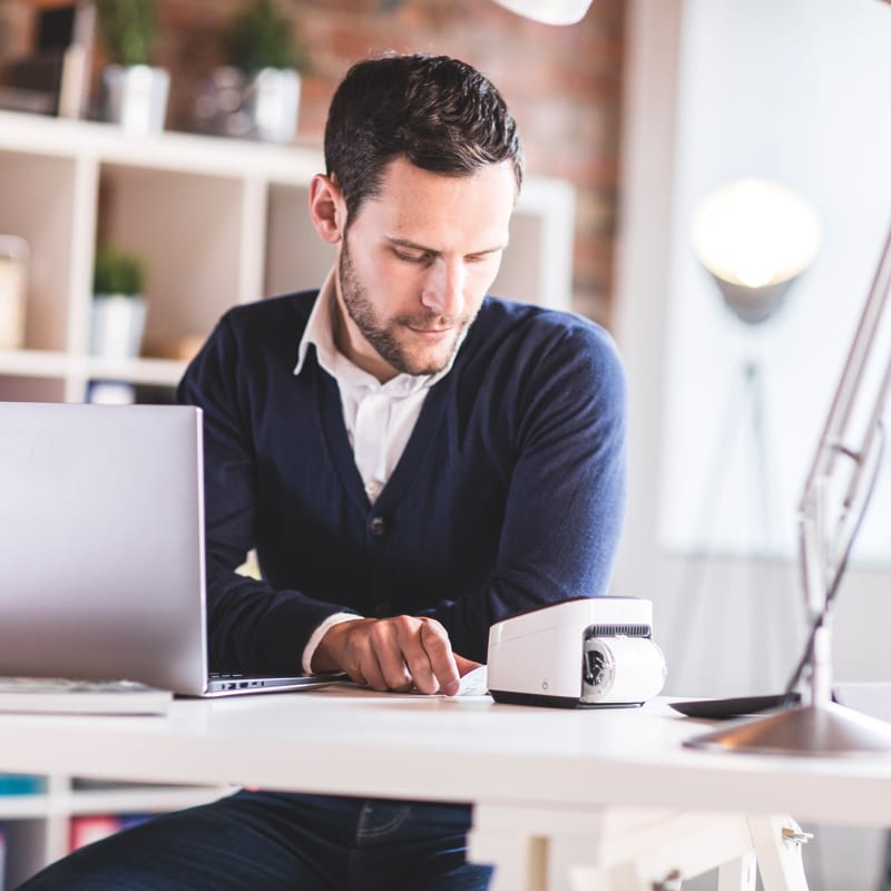 colour label printer vc-500w in the office